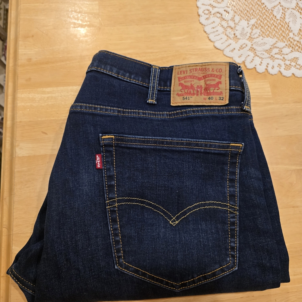 Levi's 541 Athletic Stretch Jeans Relaxed Fit. Size 40x 32.